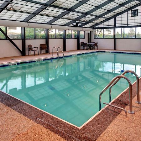 Hyatt Place Detroit/Livonia Bagian luar foto