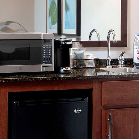 Hyatt Place Detroit/Livonia Bagian luar foto