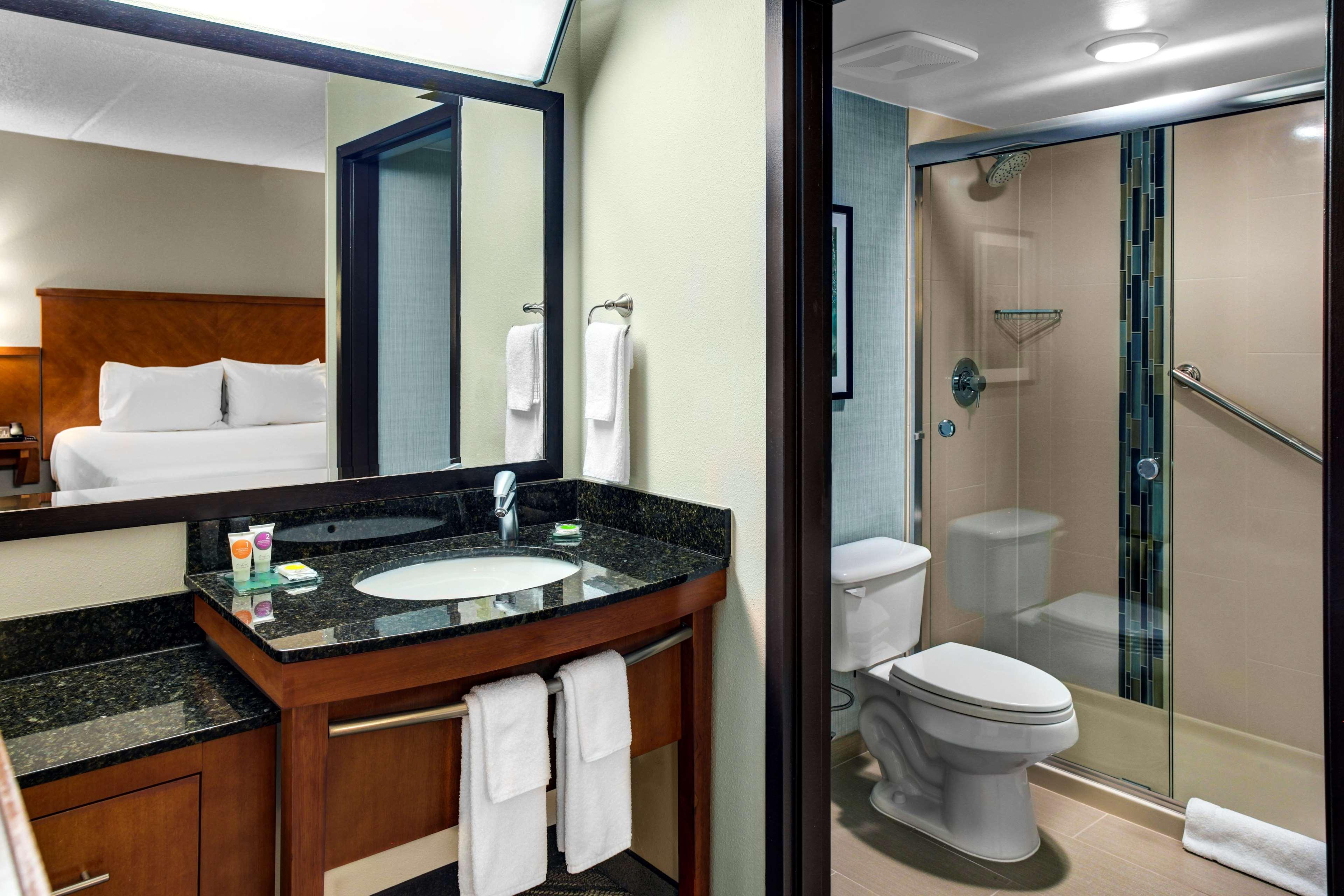 Hyatt Place Detroit/Livonia Bagian luar foto