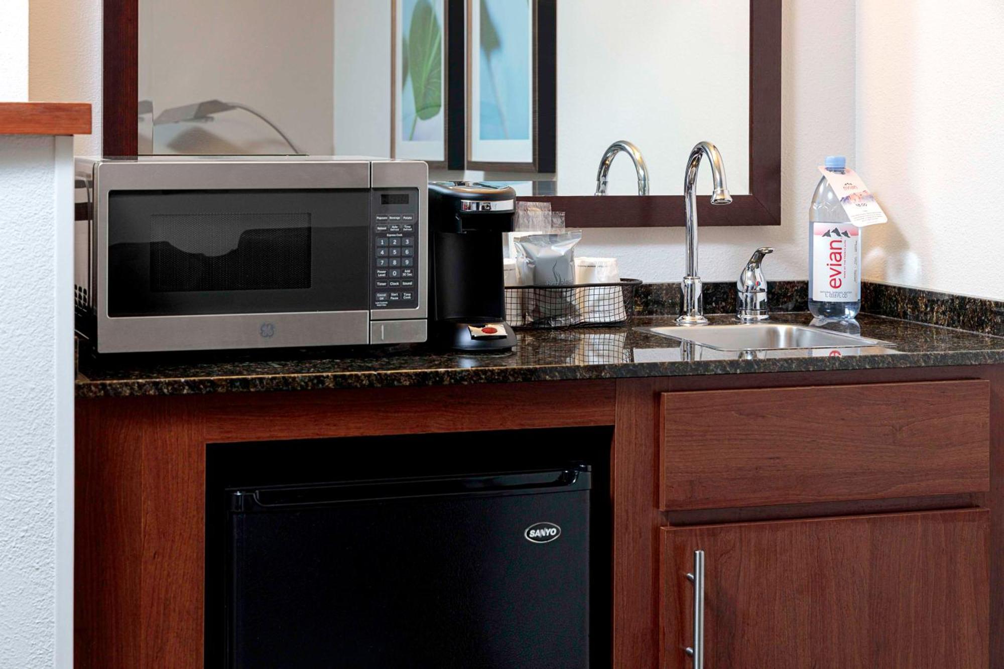 Hyatt Place Detroit/Livonia Bagian luar foto