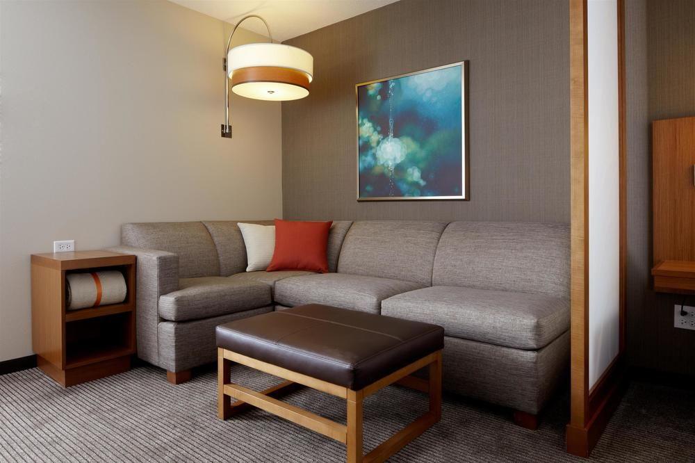 Hyatt Place Detroit/Livonia Bagian luar foto