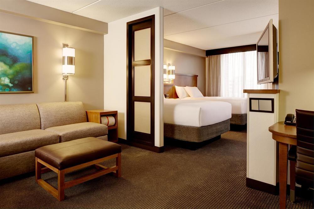 Hyatt Place Detroit/Livonia Bagian luar foto